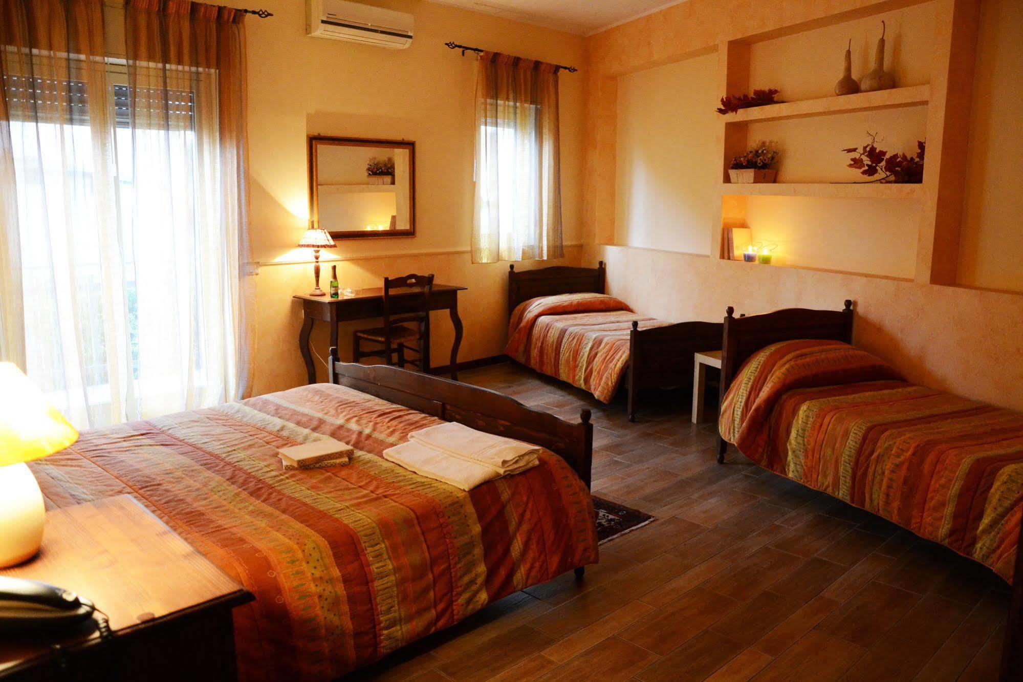 B&B Notti E Dintorni Николози Екстериор снимка
