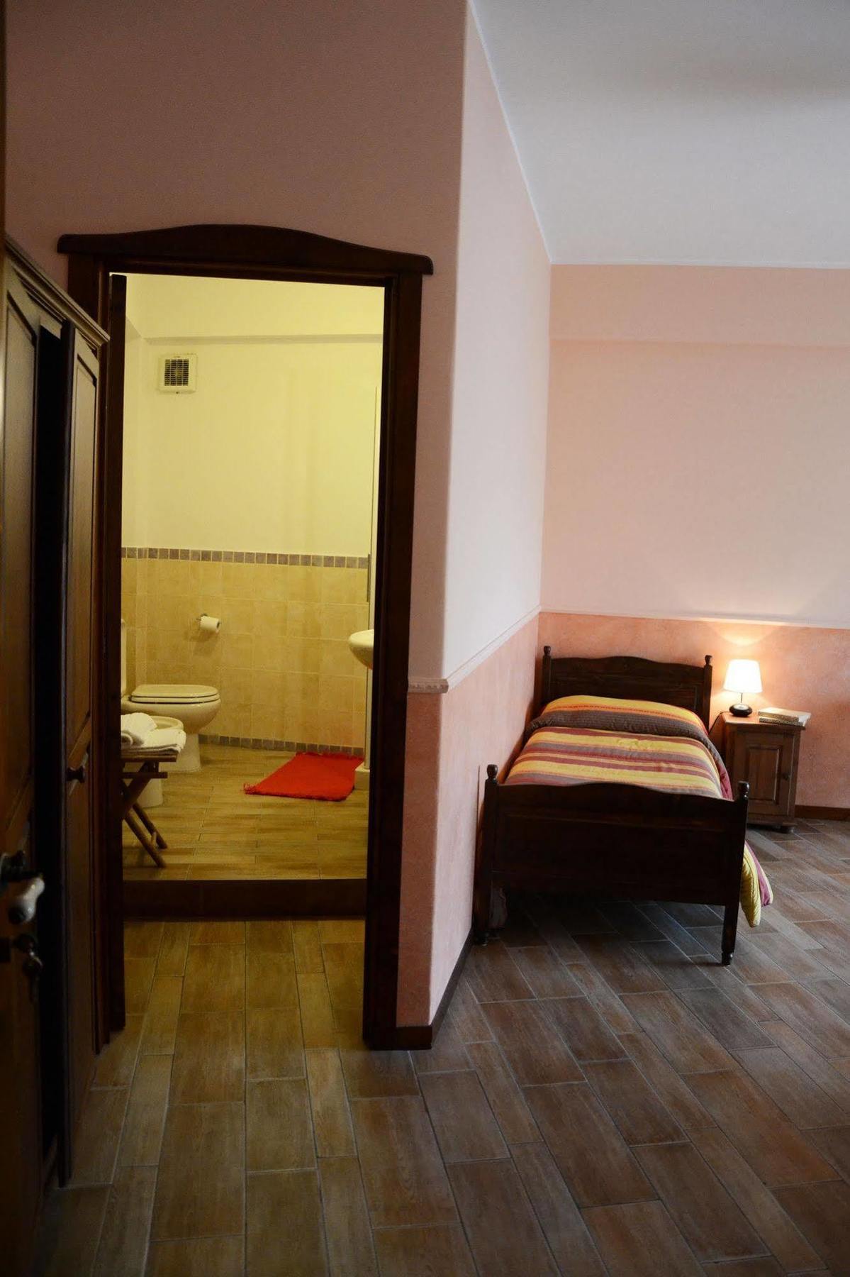 B&B Notti E Dintorni Николози Екстериор снимка